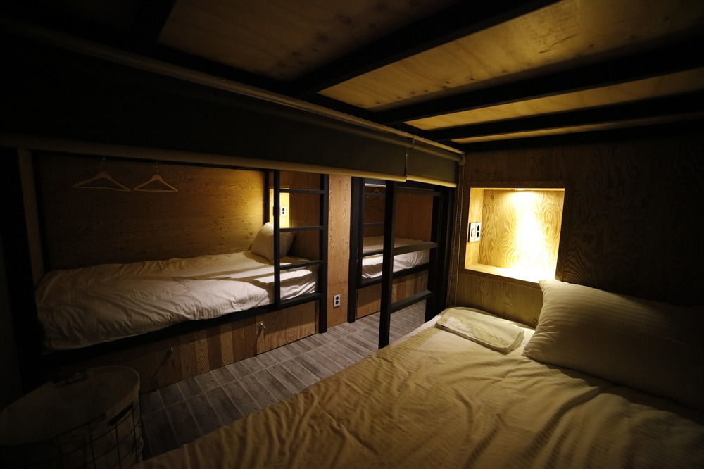 The Bay Guesthouse - Hostel بوسان المظهر الخارجي الصورة